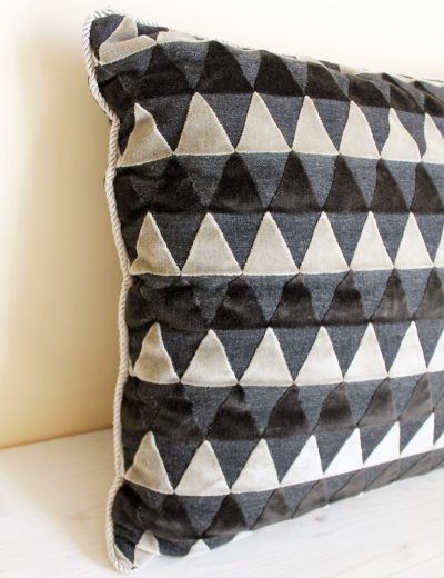 Tamsių boho pagalvelių nuoma